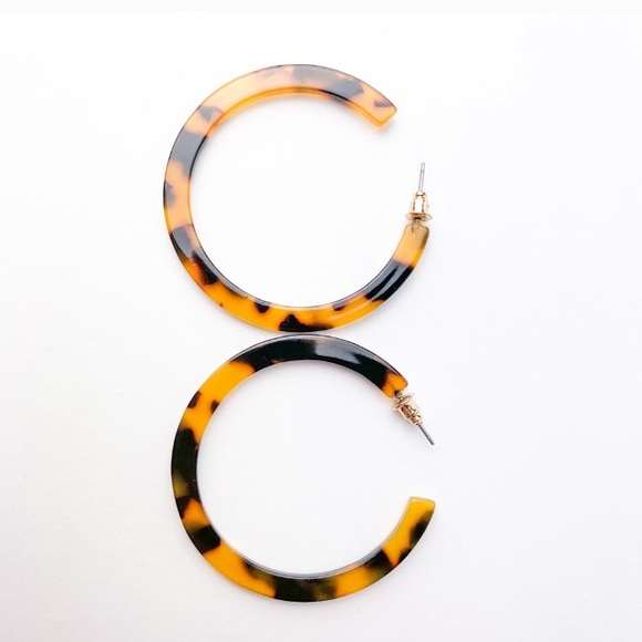 Tortoise Shell Hoop Acrylic Earrings - Picture 2 of 10